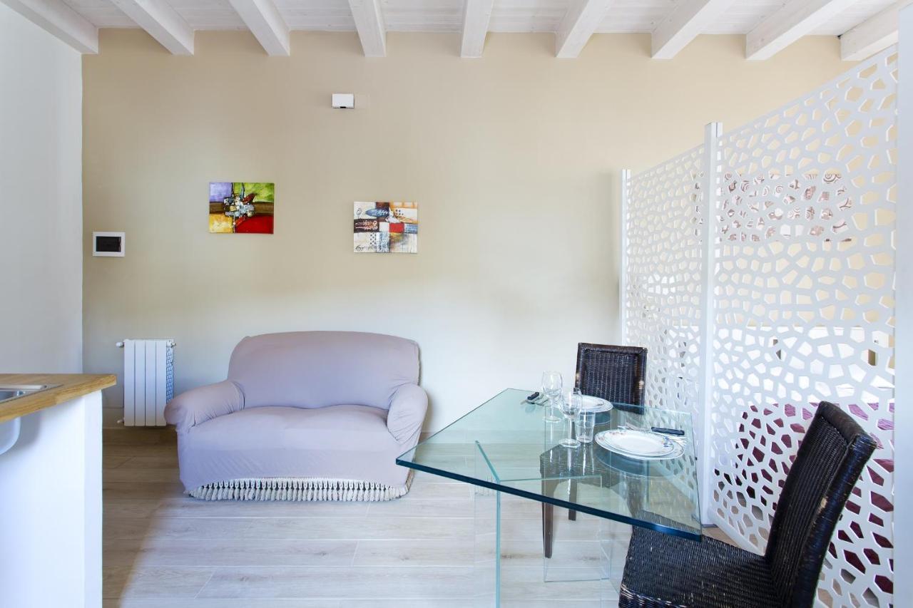 Apartment Greek *